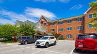Booking Easton Accommodation China