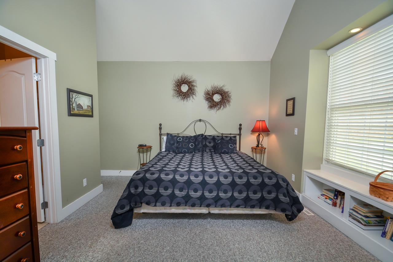 Greens At The Lake Five-Bedroom Holiday Home - thumb 16