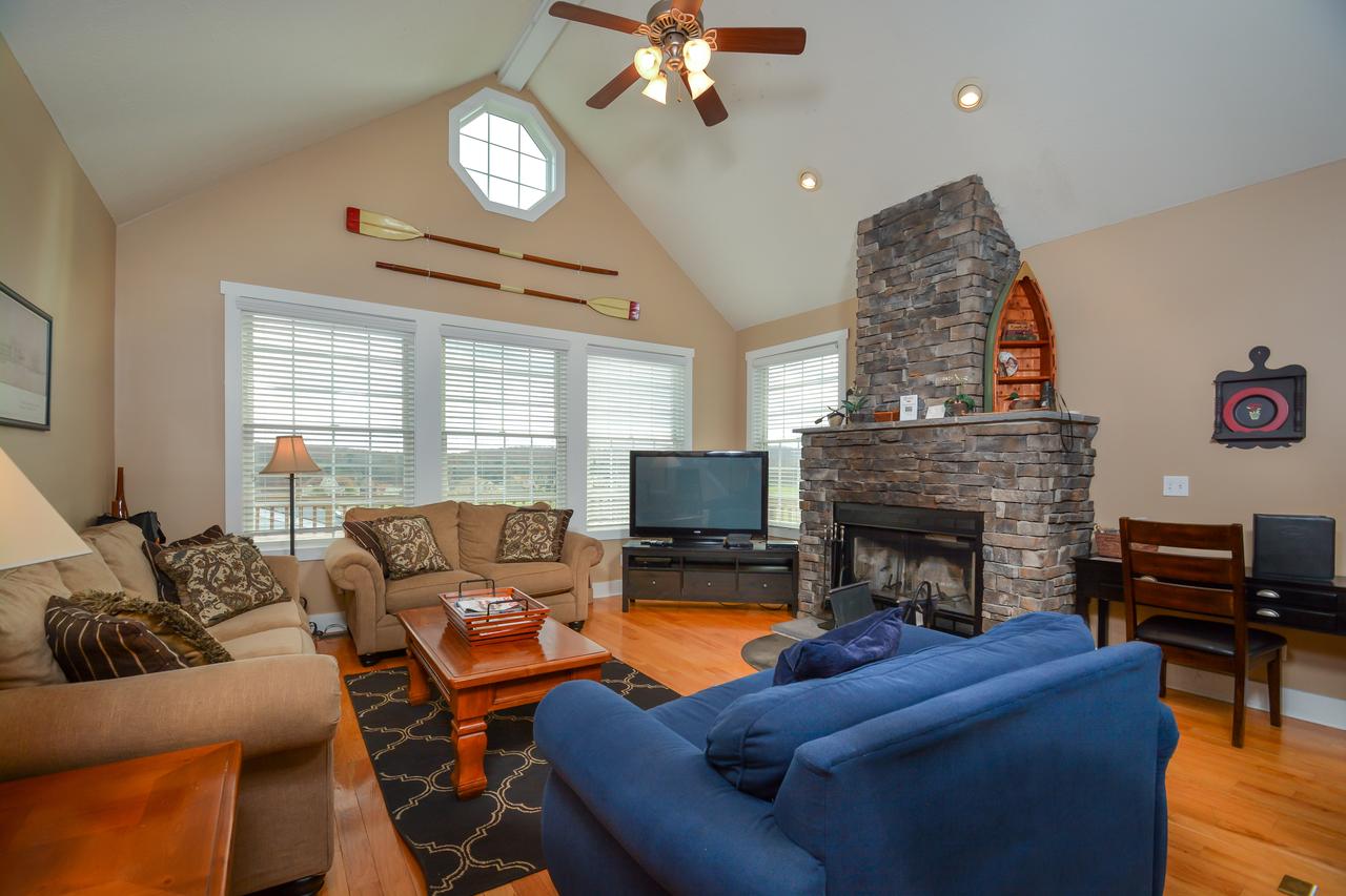 Greens At The Lake Five-Bedroom Holiday Home - thumb 23