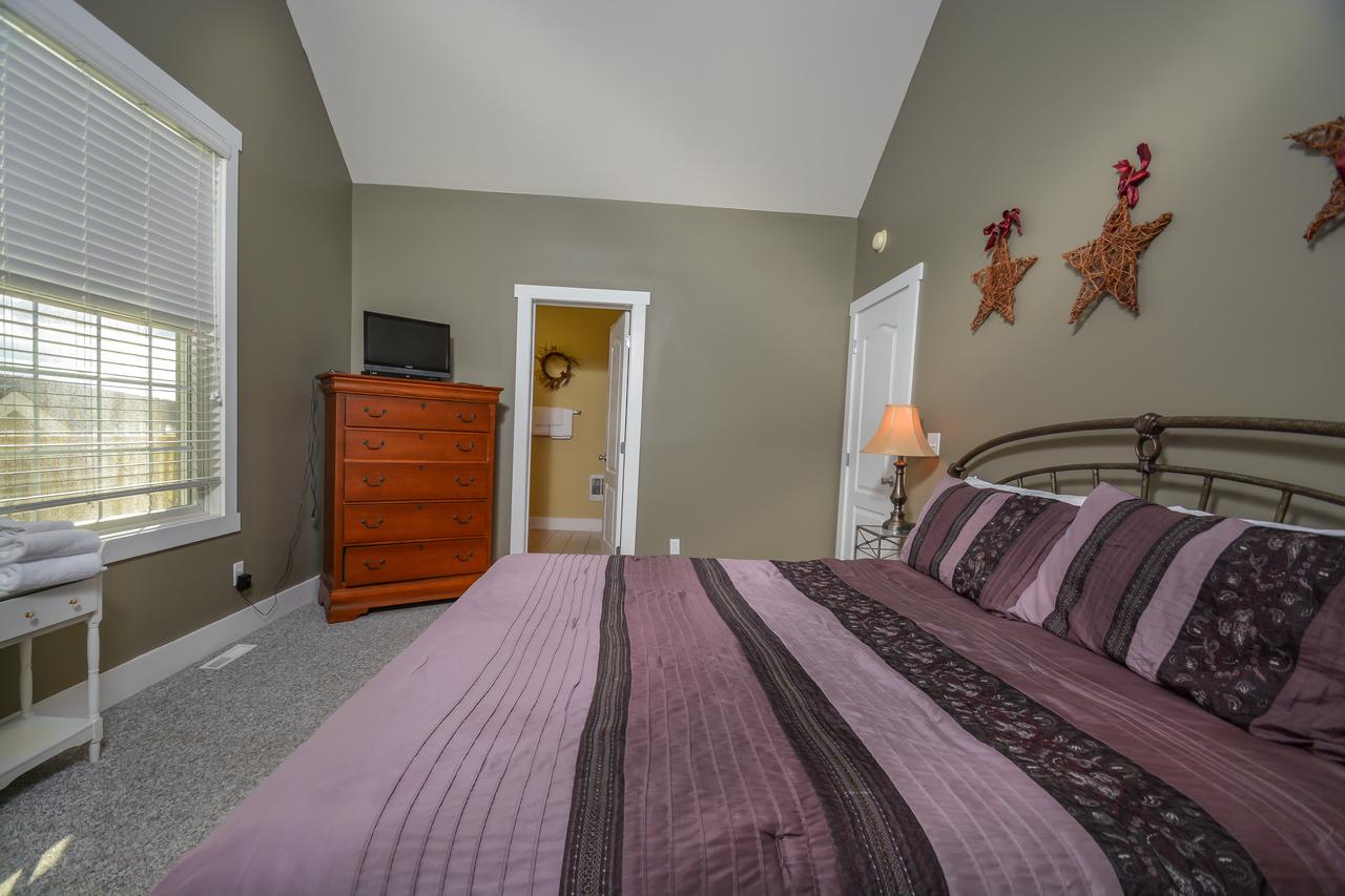 Greens At The Lake Five-Bedroom Holiday Home - thumb 15