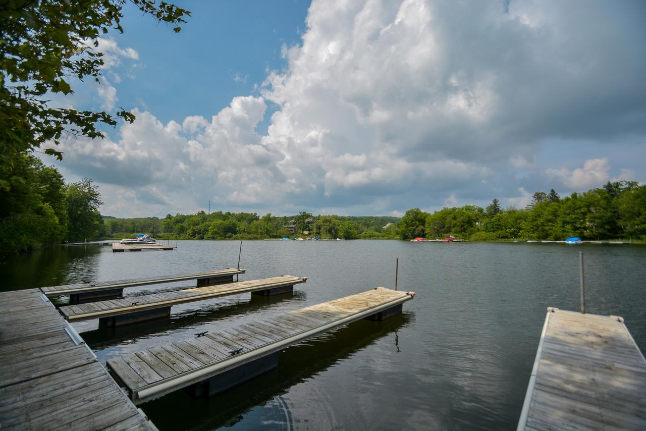 By The Lake Five-Bedroom Holiday Home - thumb 1