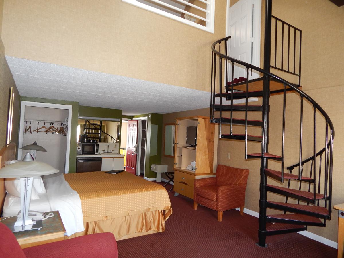 The Admiralty Inn & Suites - thumb 30