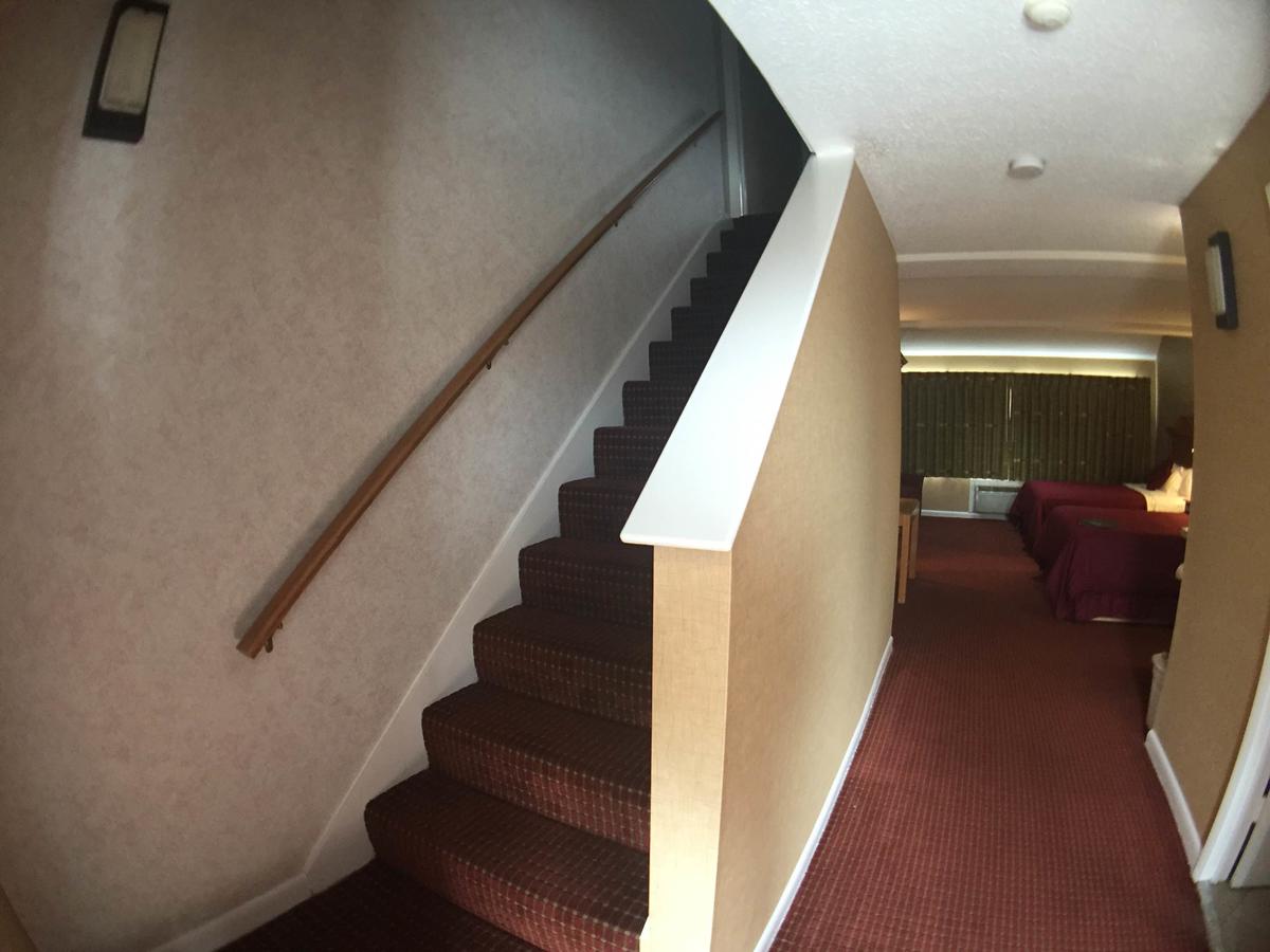 The Admiralty Inn & Suites - thumb 37