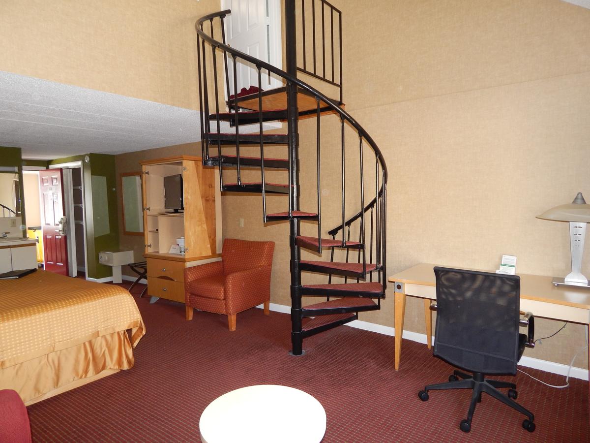 The Admiralty Inn & Suites - thumb 6