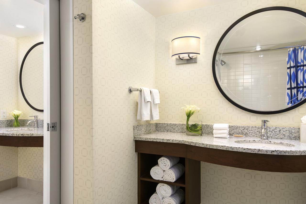 Renaissance Boston Waterfront Hotel - thumb 12