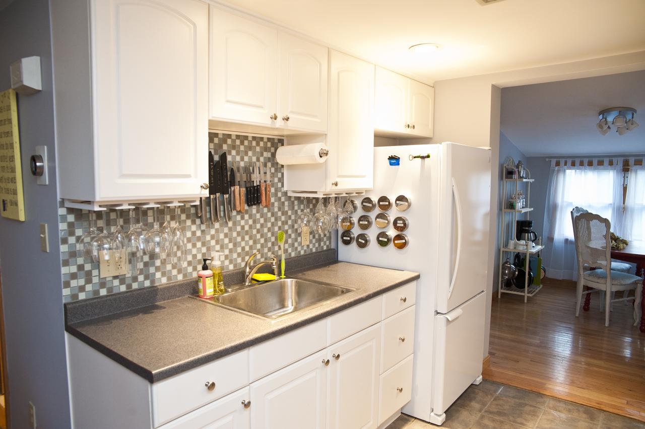 Cozy Cottage-5 Minute Walk To Priscilla Beach - thumb 1