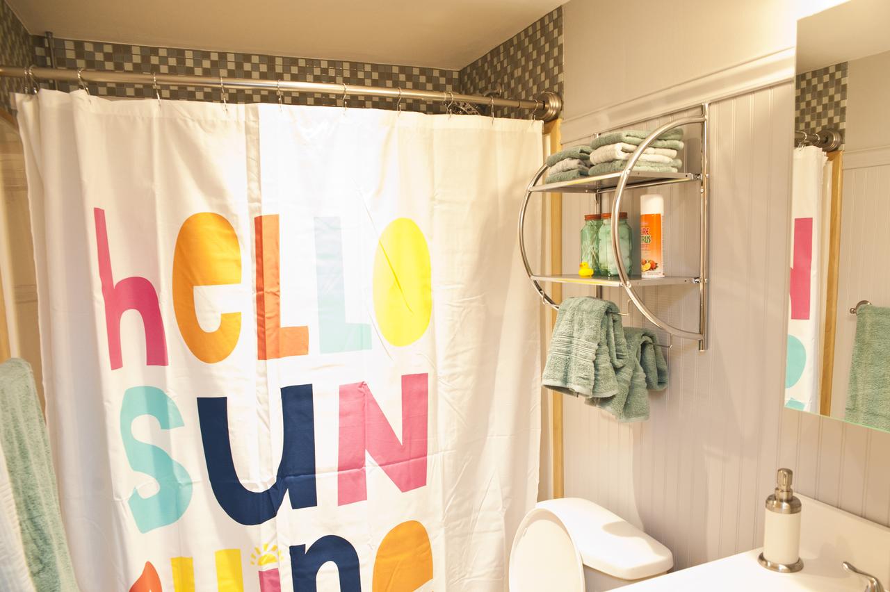 Cozy Cottage-5 Minute Walk To Priscilla Beach - thumb 2