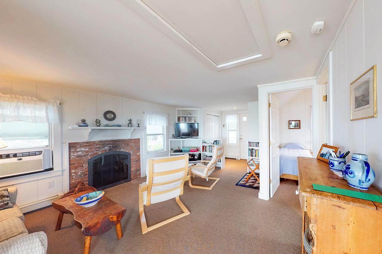 2 Bed 1 Bath Vacation Home In Eastham - thumb 6