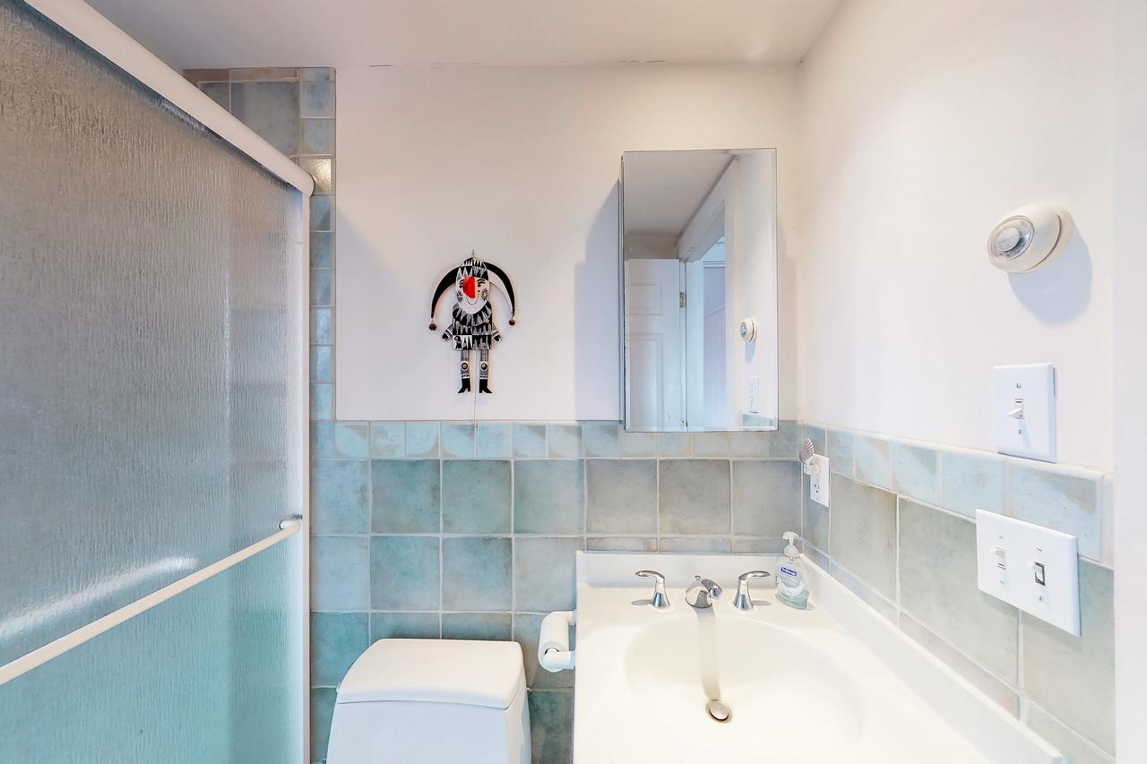 2 Bed 1 Bath Vacation Home In Eastham - thumb 14