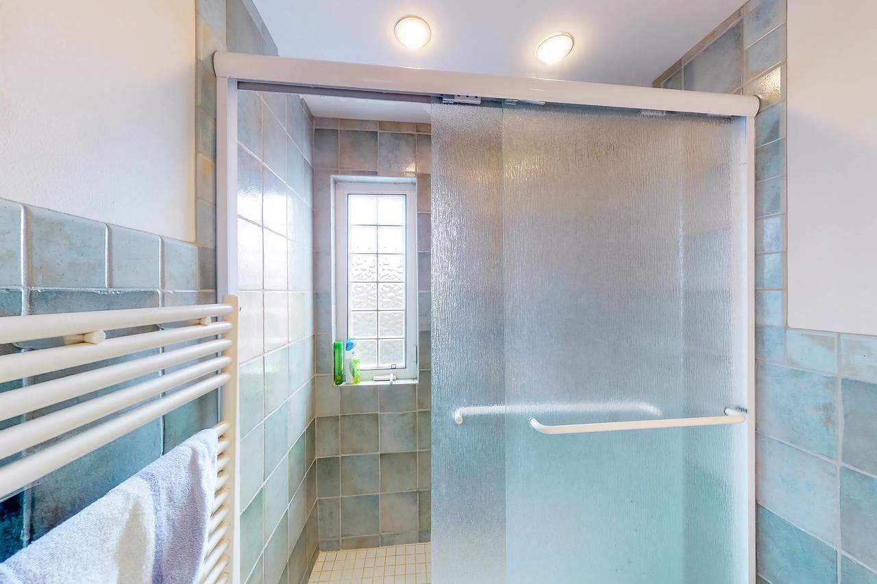 2 Bed 1 Bath Vacation Home In Eastham - thumb 15