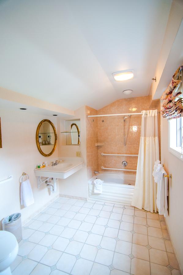 The Hotel Northampton - thumb 2