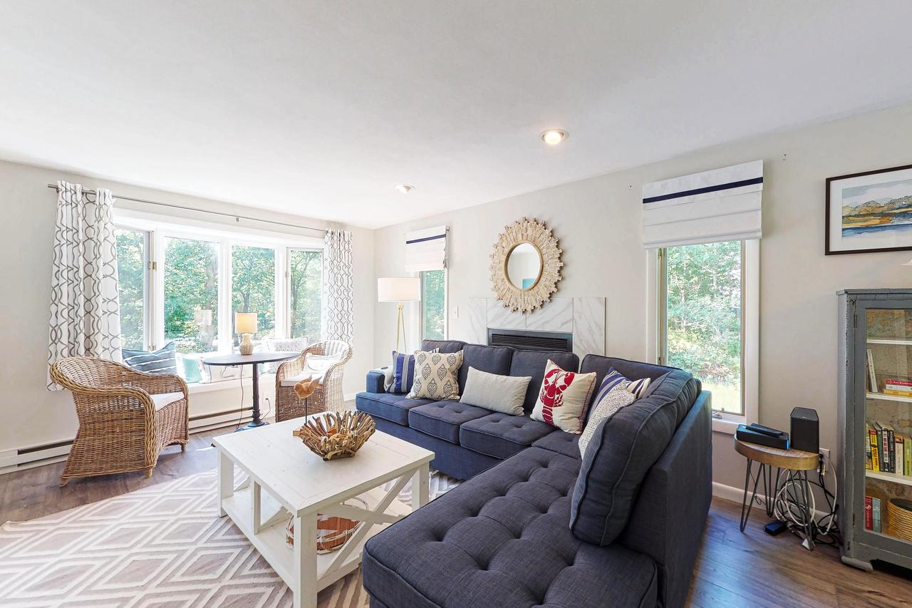 3 Bed 2 Bath Vacation Home In West Tisbury - thumb 9