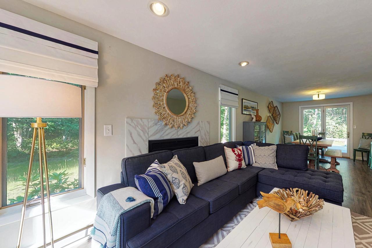 3 Bed 2 Bath Vacation Home In West Tisbury - thumb 19