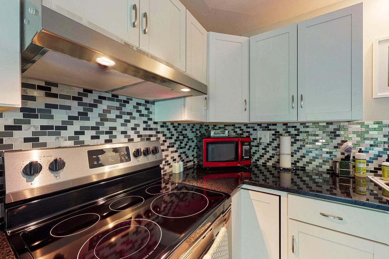 3 Bed 2 Bath Vacation Home In West Tisbury - thumb 20