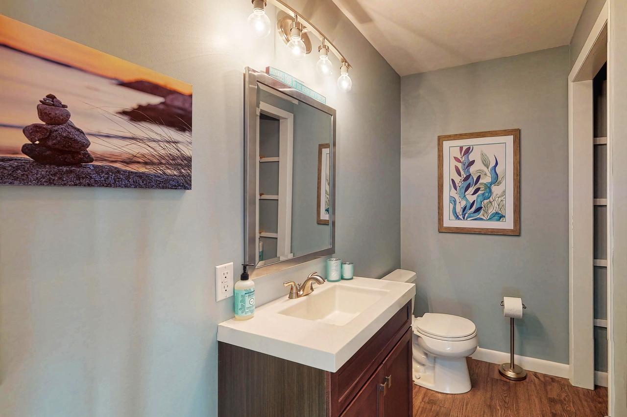 3 Bed 2 Bath Vacation Home In West Tisbury - thumb 24