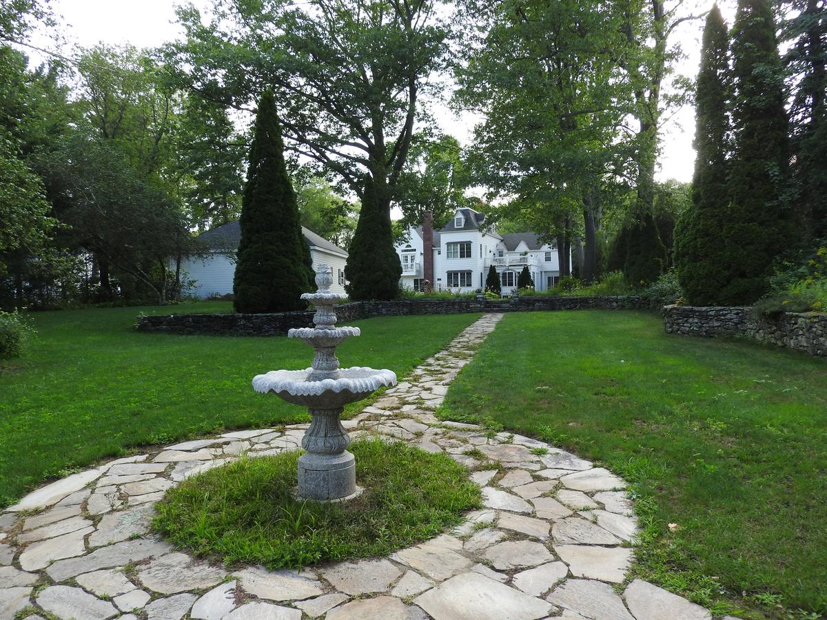 Chateau Du Lac Bed And Breakfast - thumb 14