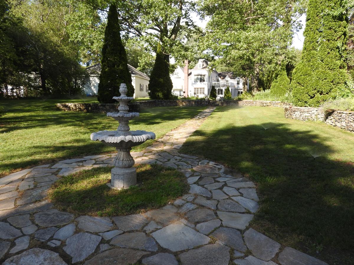 Chateau Du Lac Bed And Breakfast - thumb 19