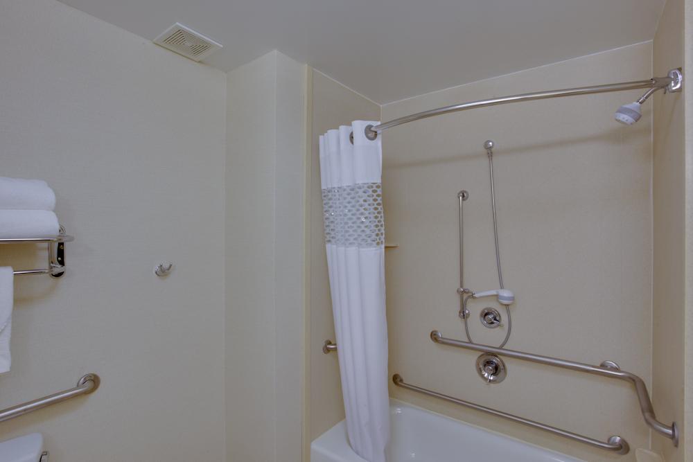Hampton Inn Auburn - thumb 7