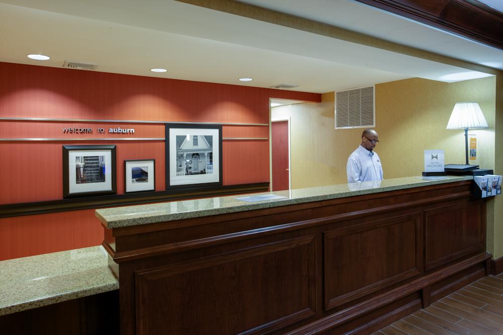 Hampton Inn Auburn - thumb 10