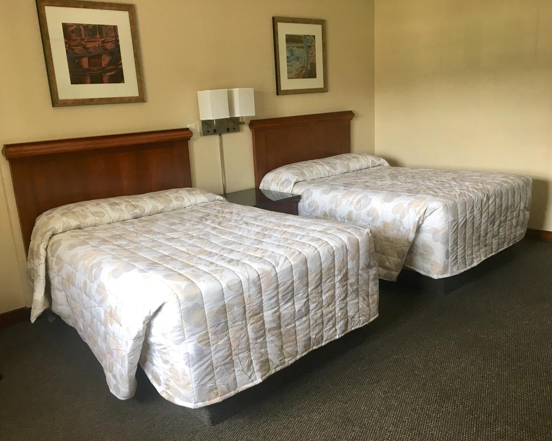 Colonial Traveler Inn - thumb 2