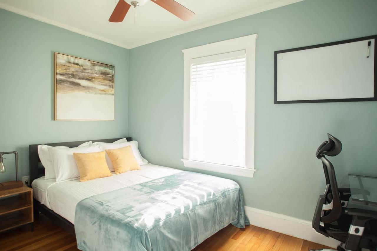 Family Friendly Minutes To Downtown, University & Hospital - thumb 1