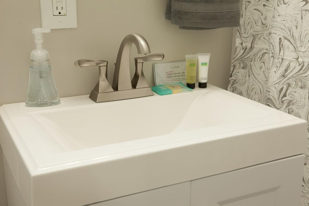 Family Friendly Minutes To Downtown, University & Hospital - thumb 14