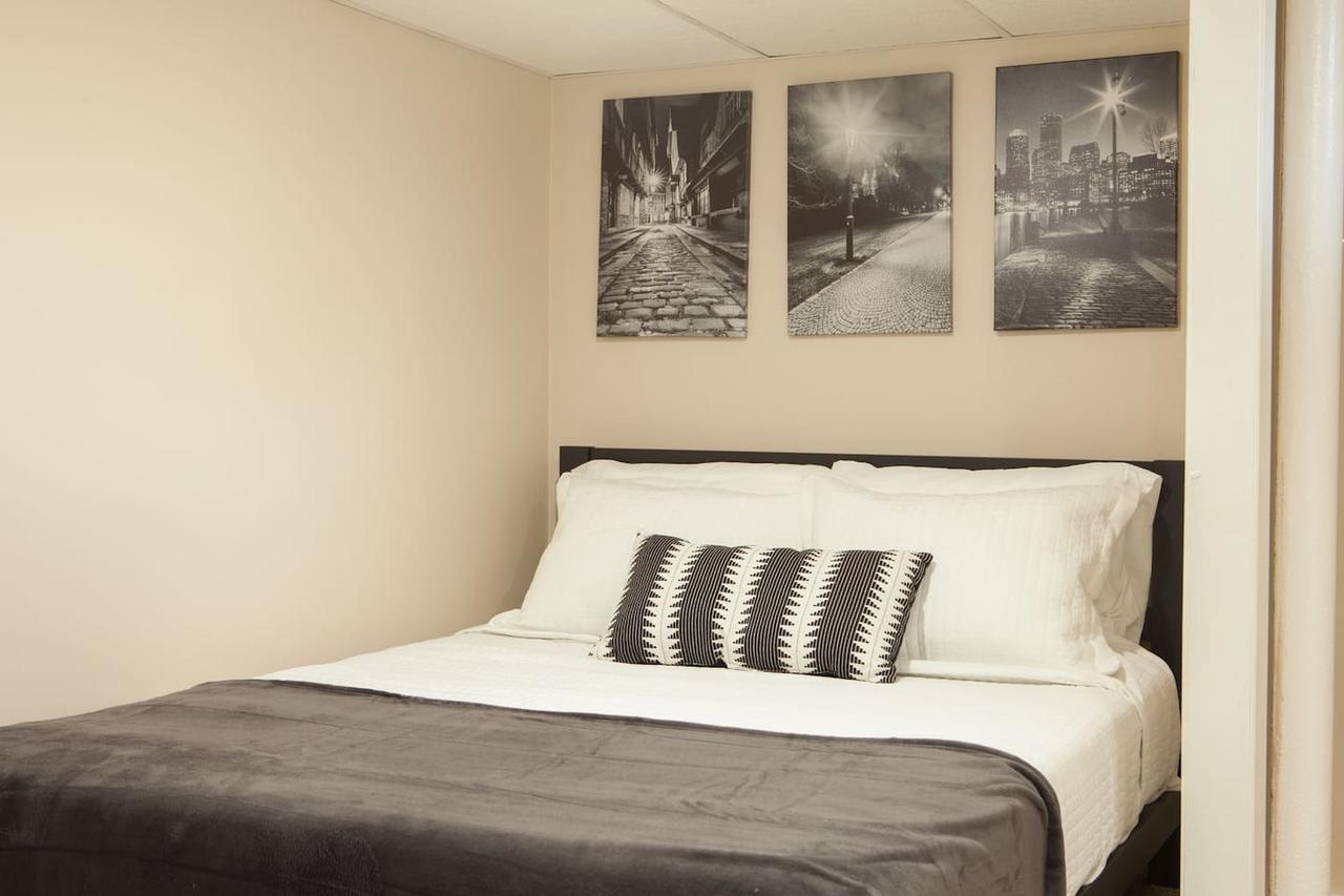 Family Friendly Minutes To Downtown, University & Hospital - thumb 6