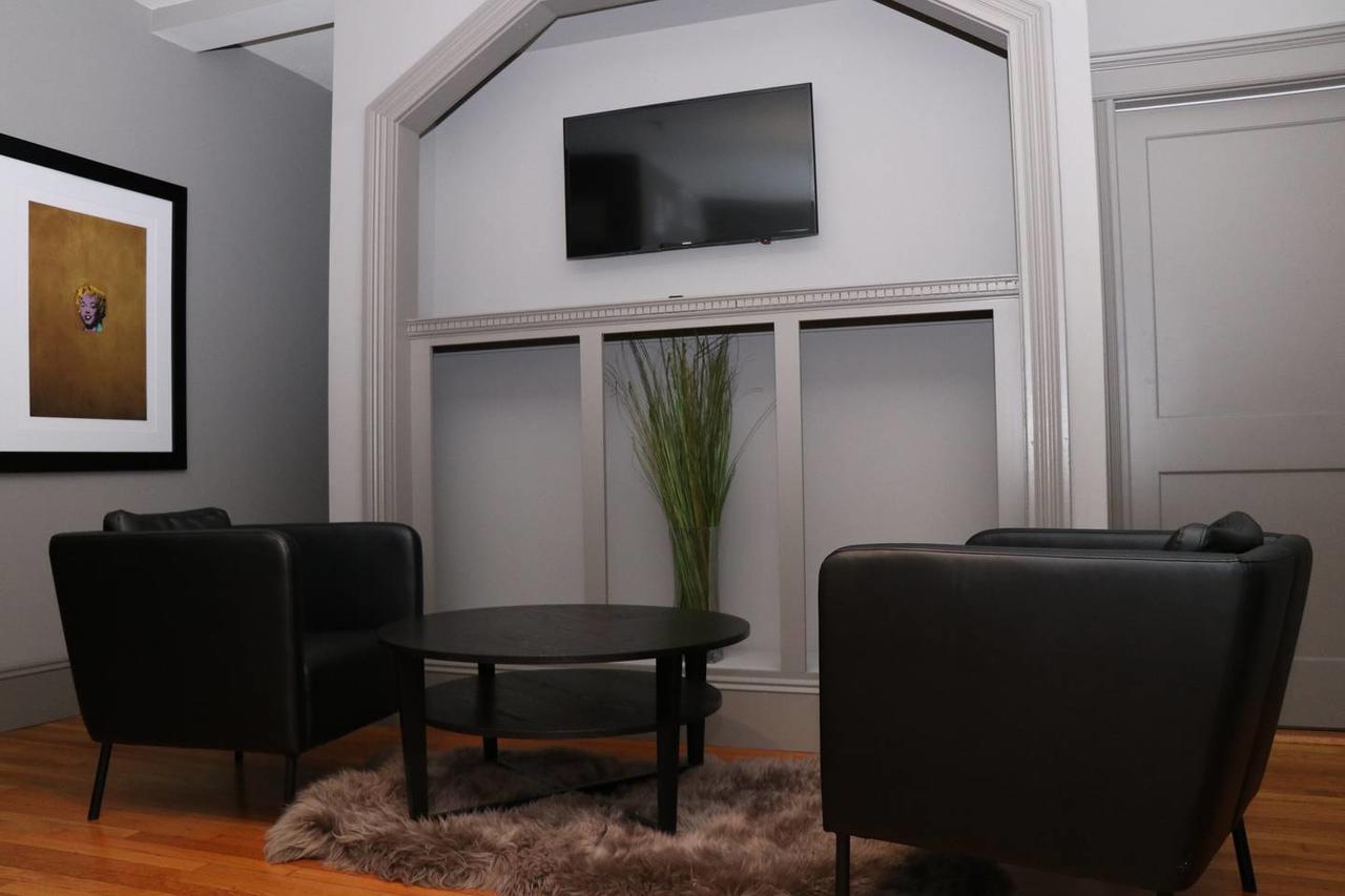 A Stylish Stay W/ A Queen Bed, Heated Floors.. #35 - thumb 14