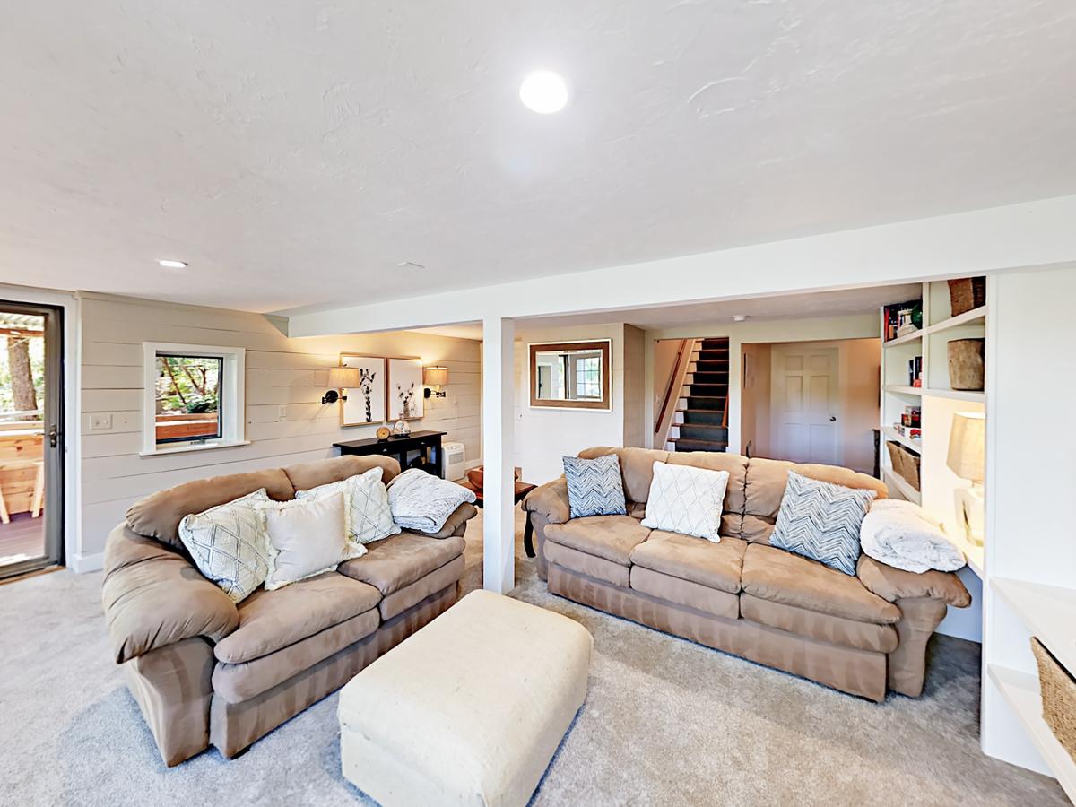 32 Crosby Lane Home - thumb 16