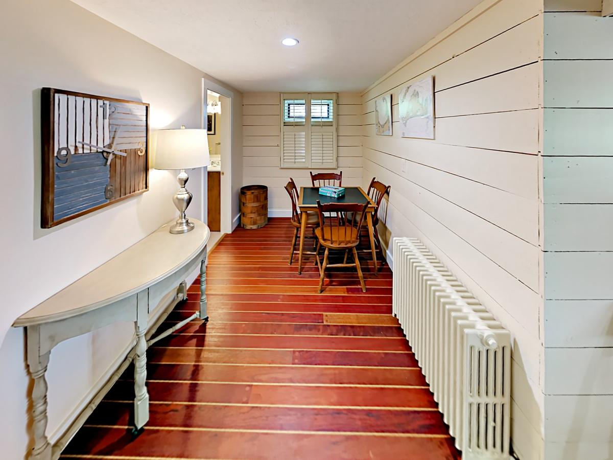 32 Crosby Lane Home - thumb 4