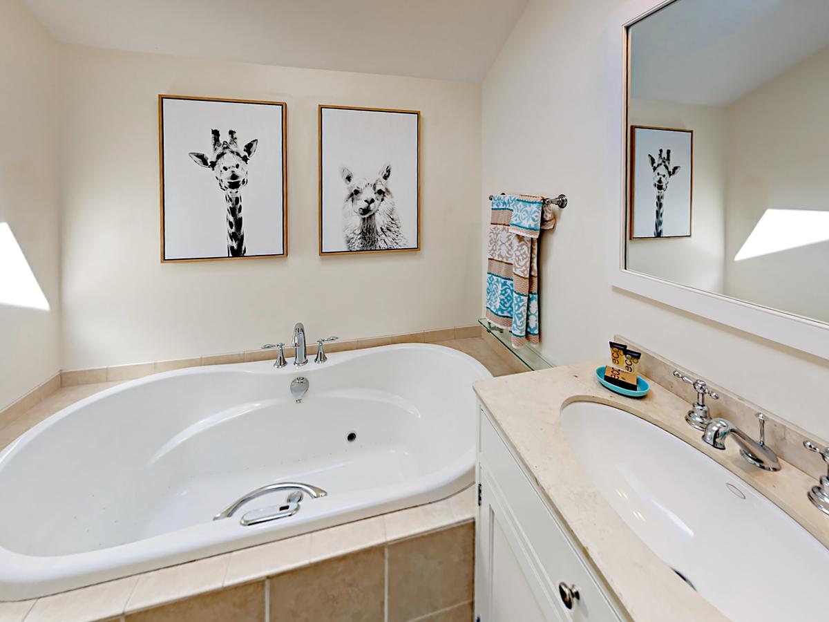 32 Crosby Lane Home - thumb 11