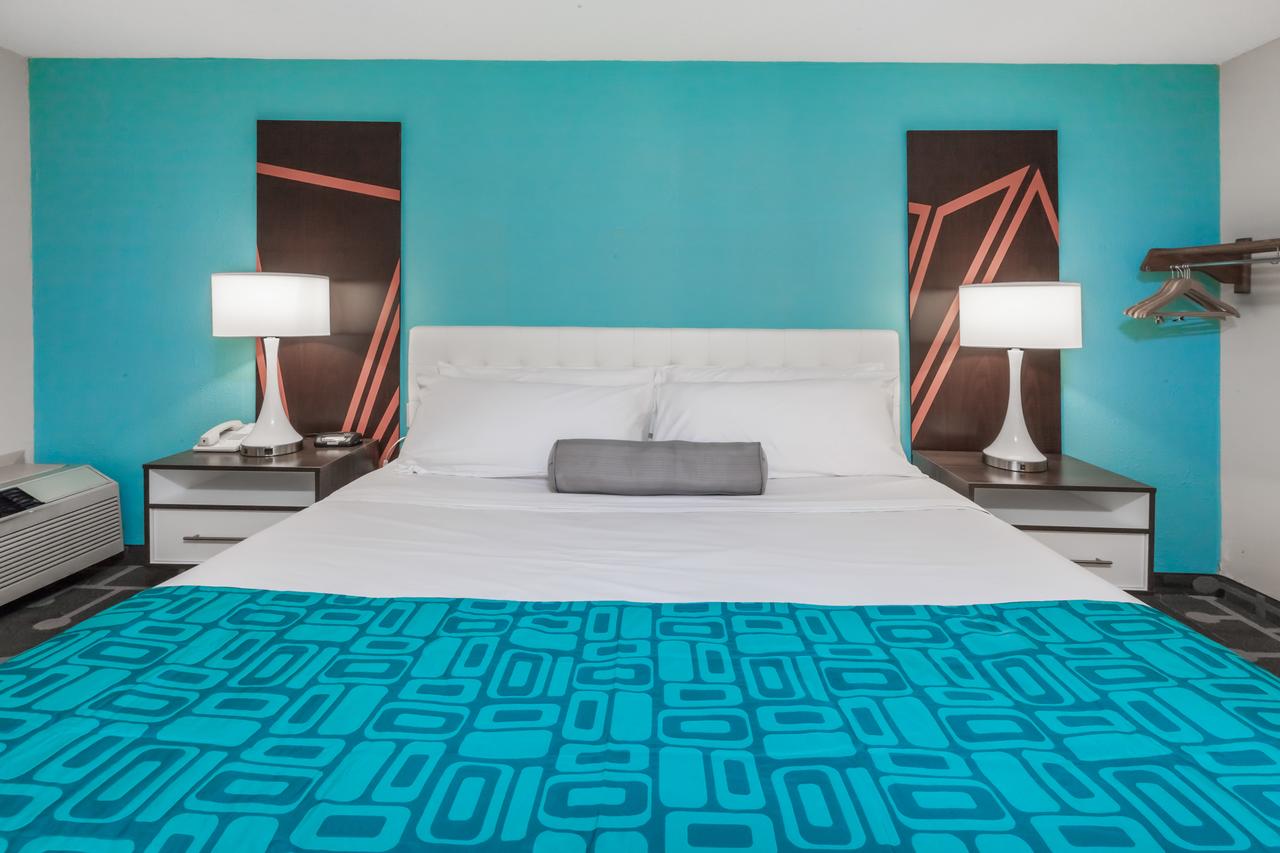 Howard Johnson By Wyndham Romulus Detroit Metro Airport - thumb 1