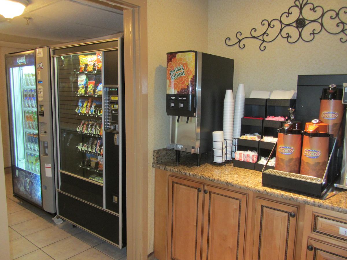 Howard Johnson By Wyndham Romulus Detroit Metro Airport - thumb 21