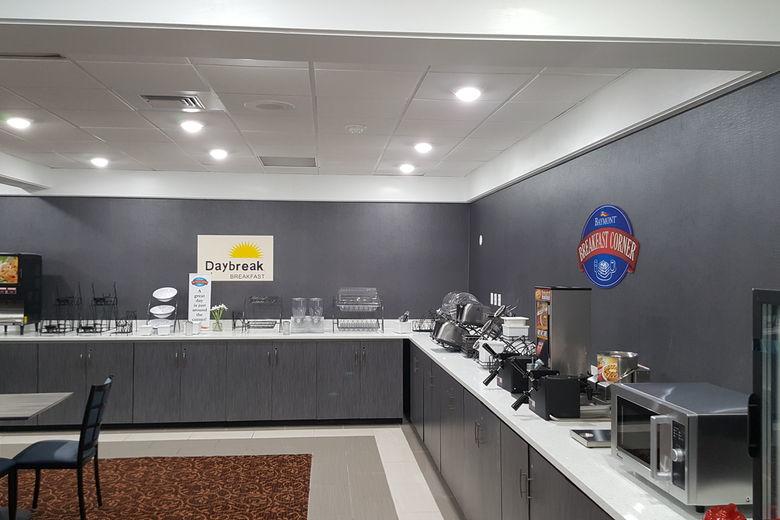 Days Inn & Suites By Wyndham Grand Rapids Near Downtown - thumb 5