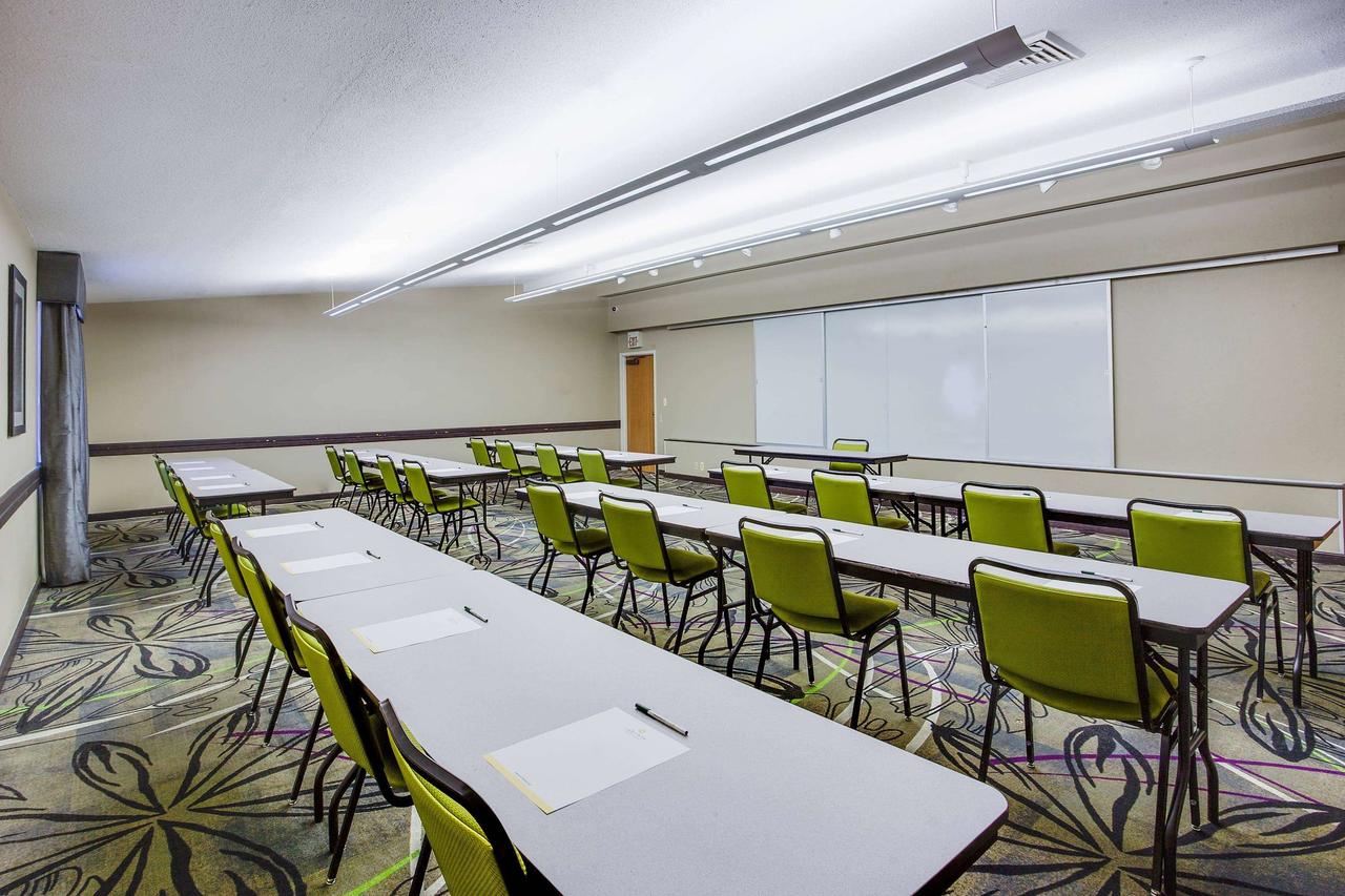 La Quinta By Wyndham Detroit Metro Airport - thumb 21