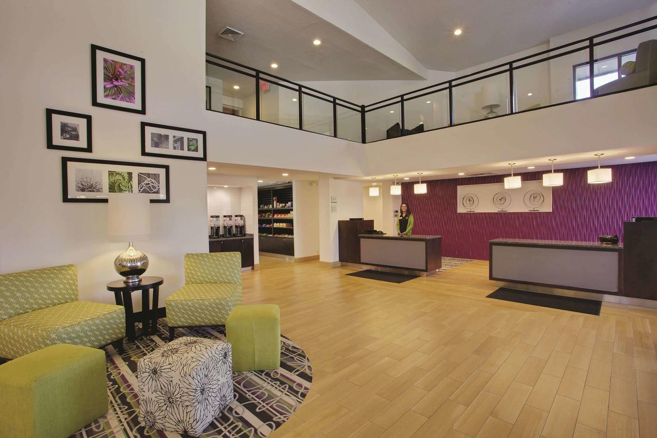 La Quinta By Wyndham Detroit Metro Airport - thumb 9