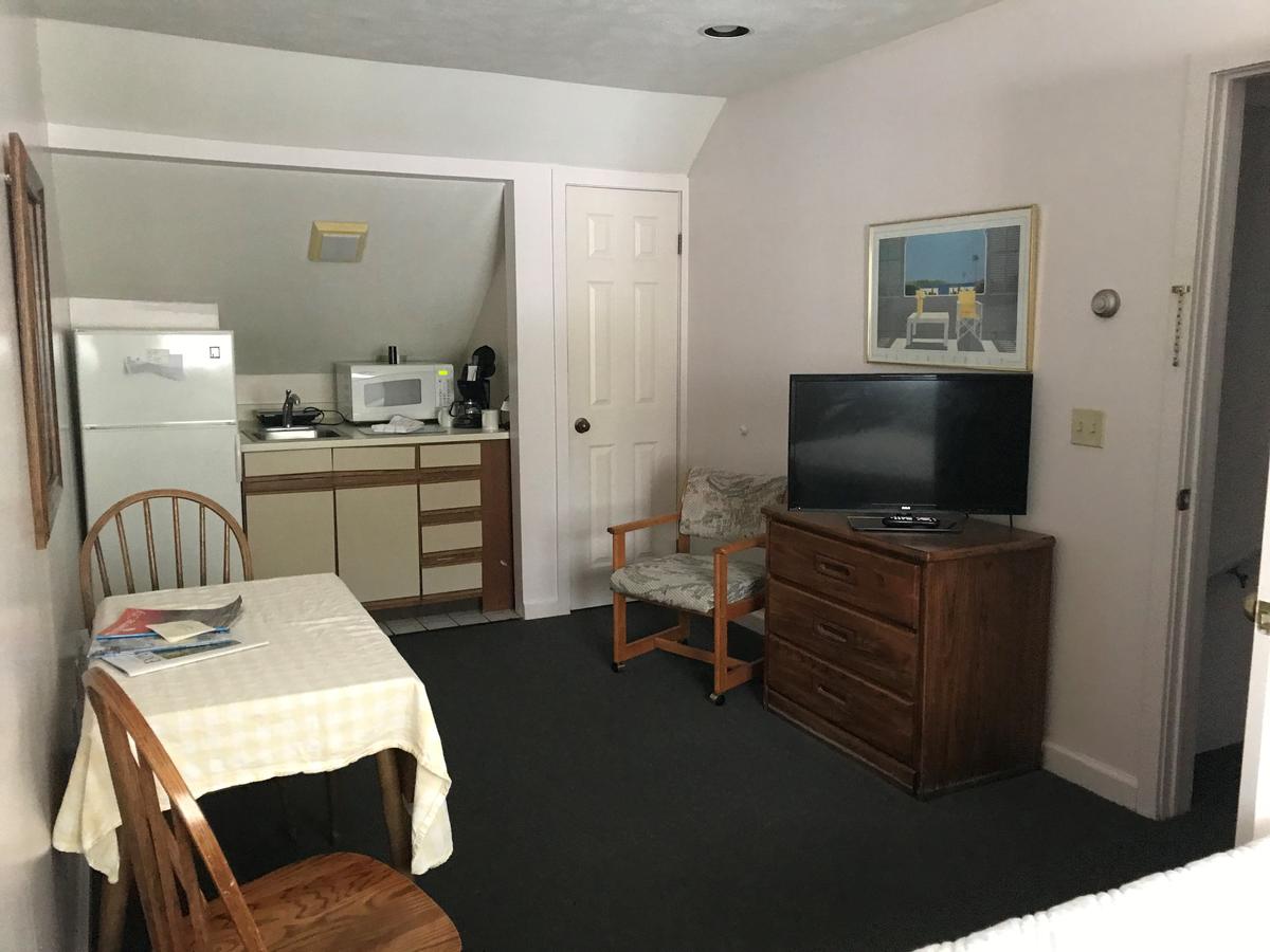 Traverse Bay Inn - thumb 4