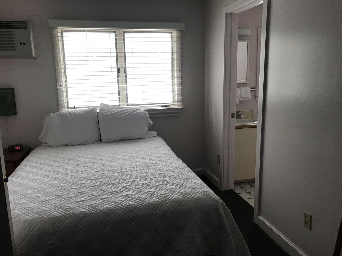 Traverse Bay Inn - thumb 2