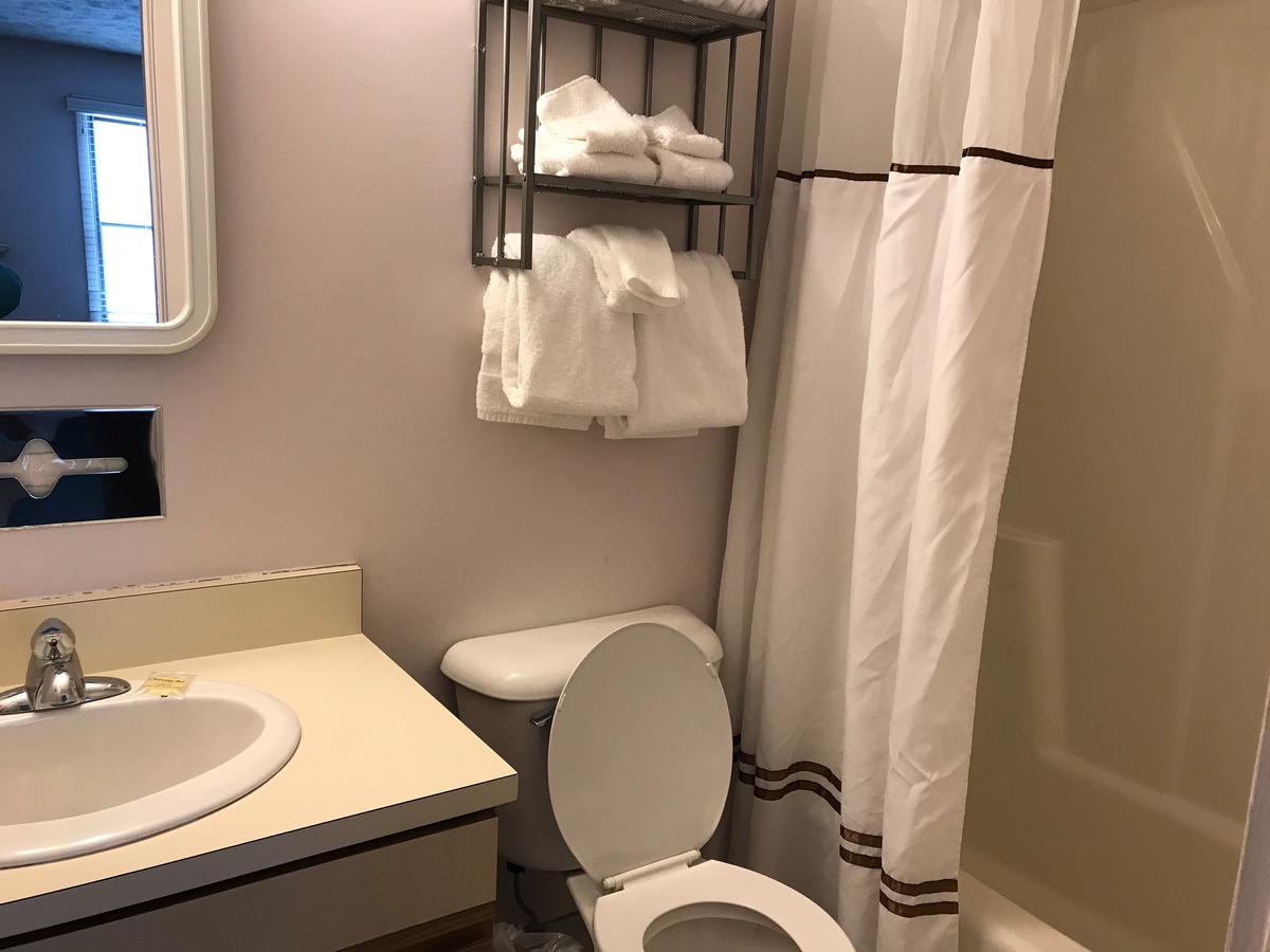 Traverse Bay Inn - thumb 12