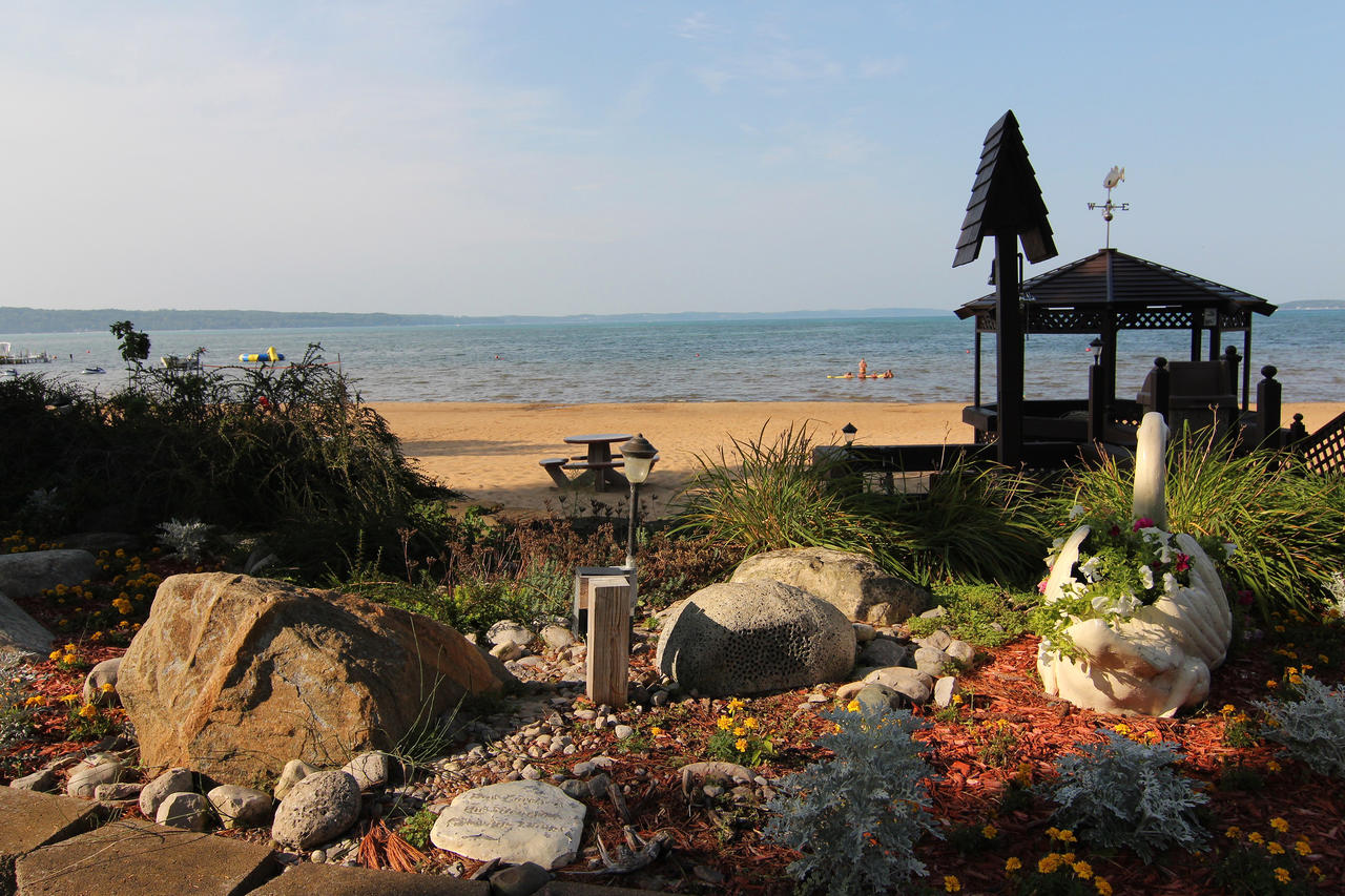 The Beach Haus - Traverse City - thumb 19