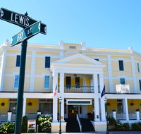 Stafford's Perry Hotel - USA Accommodation