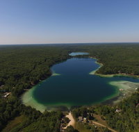 Log Cottage on Blue Lake - USA Accommodation