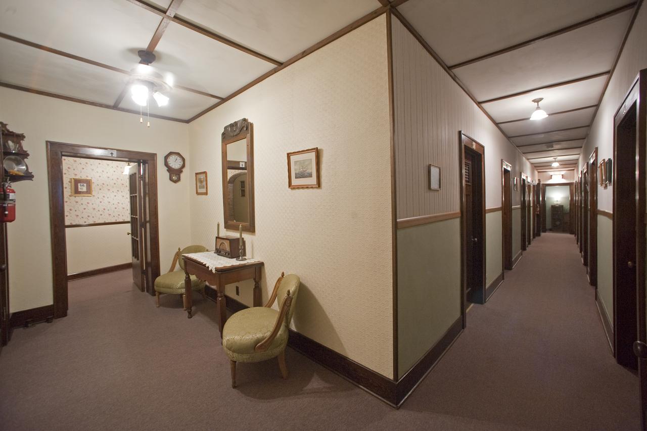 Historic Hotel Nichols - thumb 23