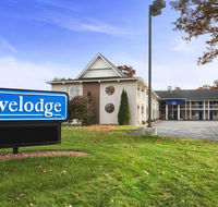Travelodge by Wyndham Traverse City MI - Students Accommodation