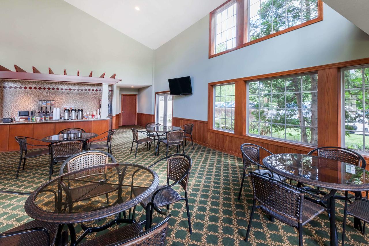 Howard Johnson By Wyndham Traverse City - thumb 16