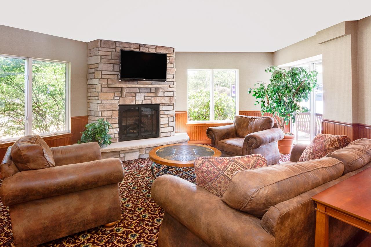 Knights Inn Traverse City - thumb 3