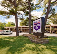 Knights Inn Traverse City - Students Accommodation