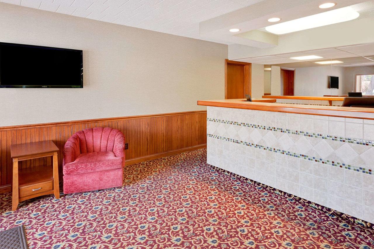 Knights Inn Traverse City - thumb 1