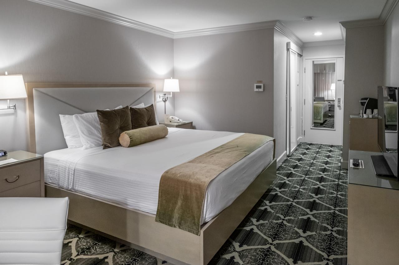 Bell Tower Hotel - thumb 2