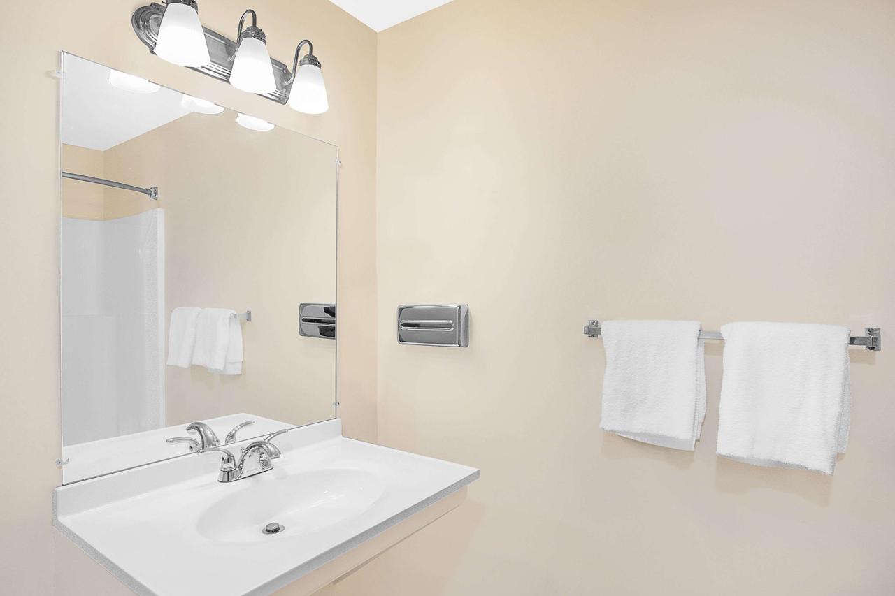 Knights Inn Kalamazoo - thumb 20